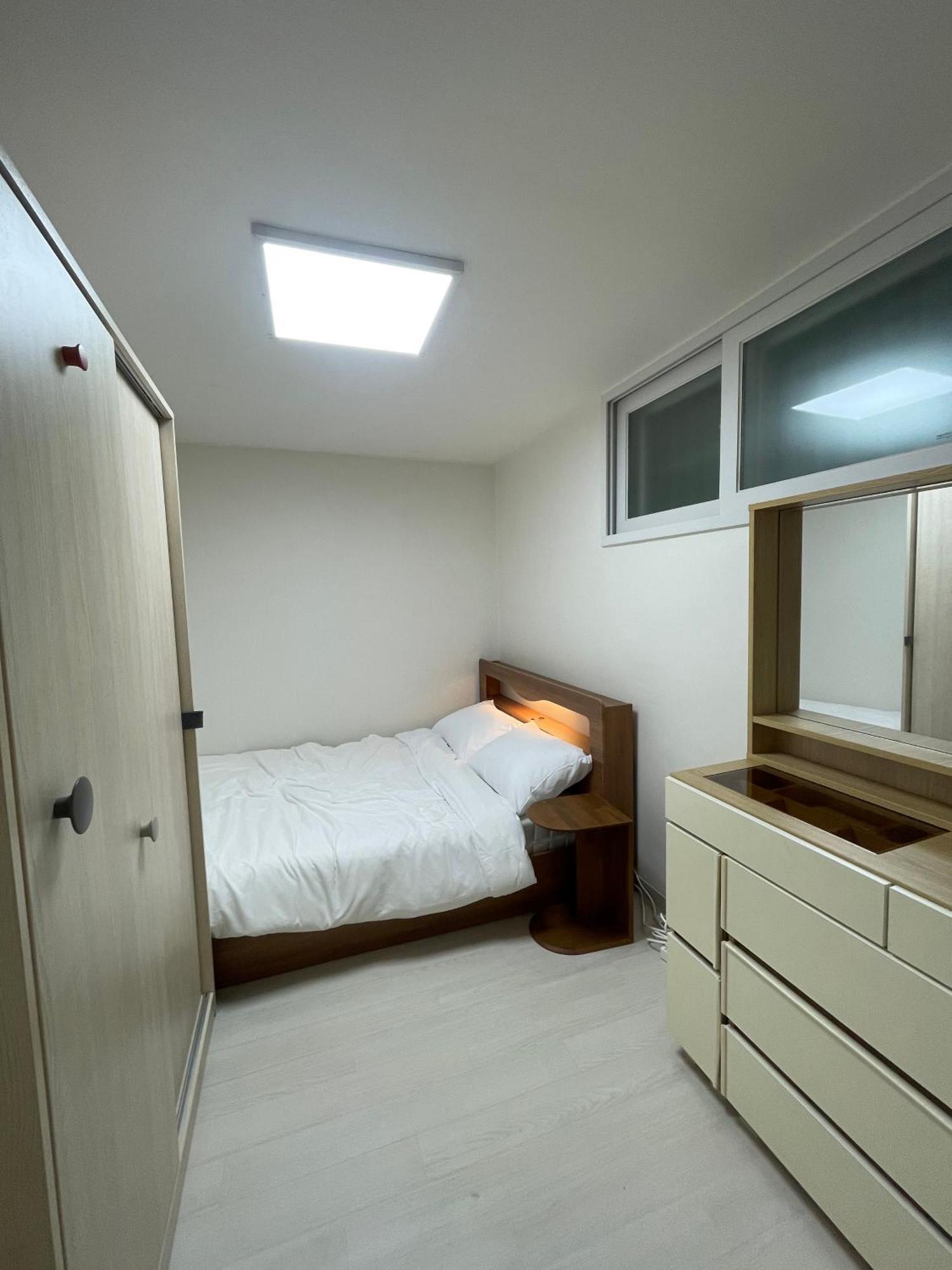 #2 Beds, 2 Staytion25 #wangsimni Comfortable 2 Cozy Apartment Seoul