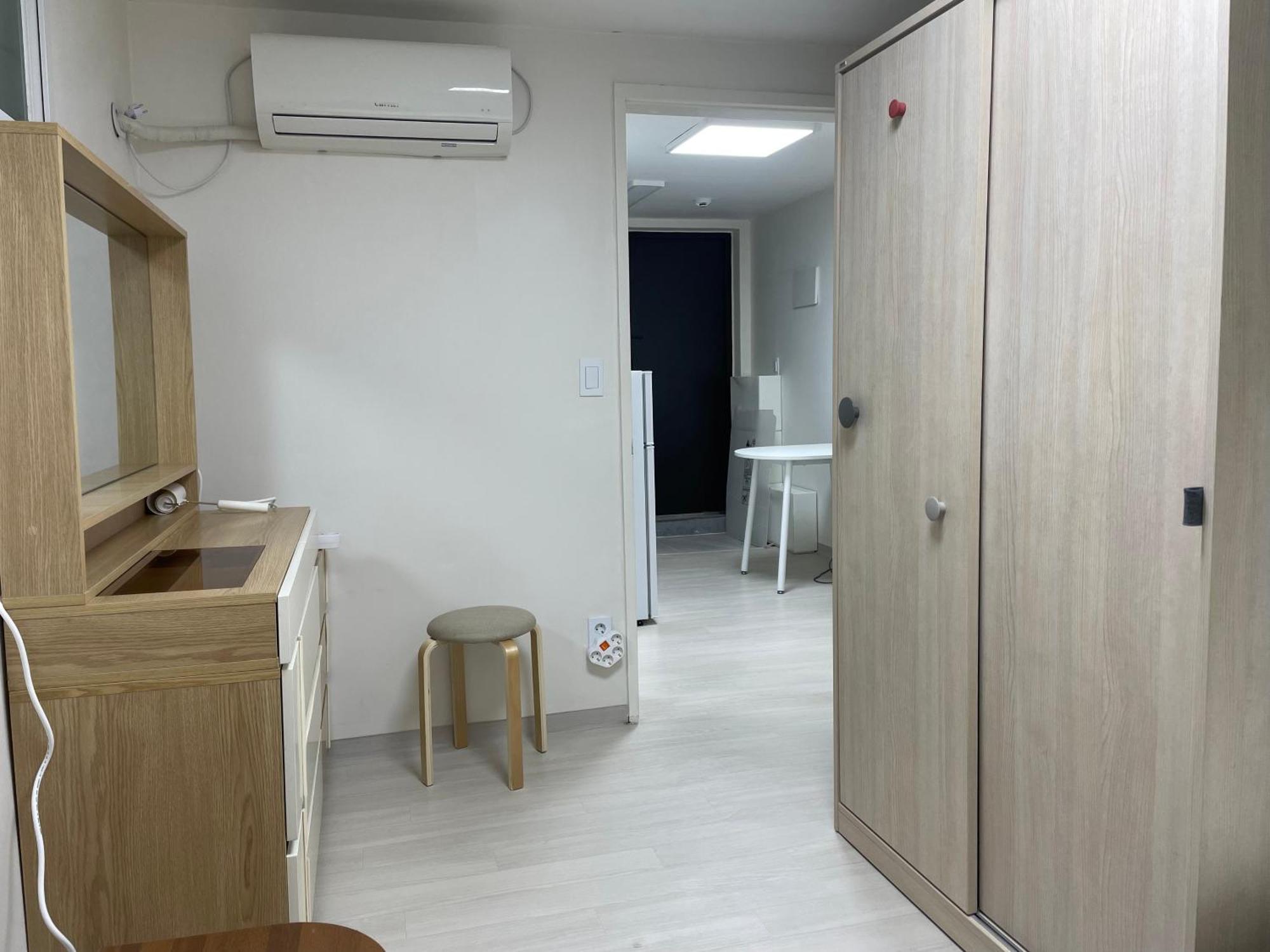 #2 Beds, 2 Staytion25 #wangsimni Comfortable 2 Cozy Apartment