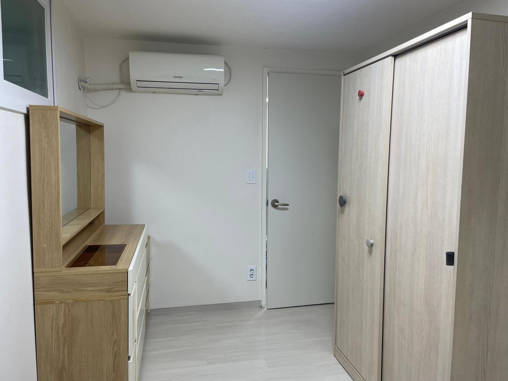 #2 Beds, 2 Staytion25 #wangsimni Comfortable 2 Cozy Apartment Seoul