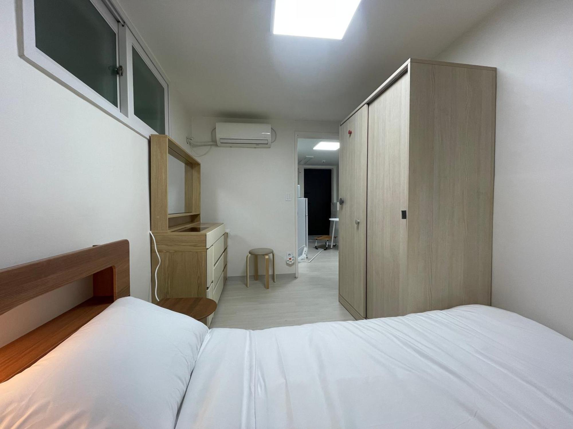 #2 Beds, 2 Staytion25 #wangsimni Comfortable 2 Cozy Apartment Seoul