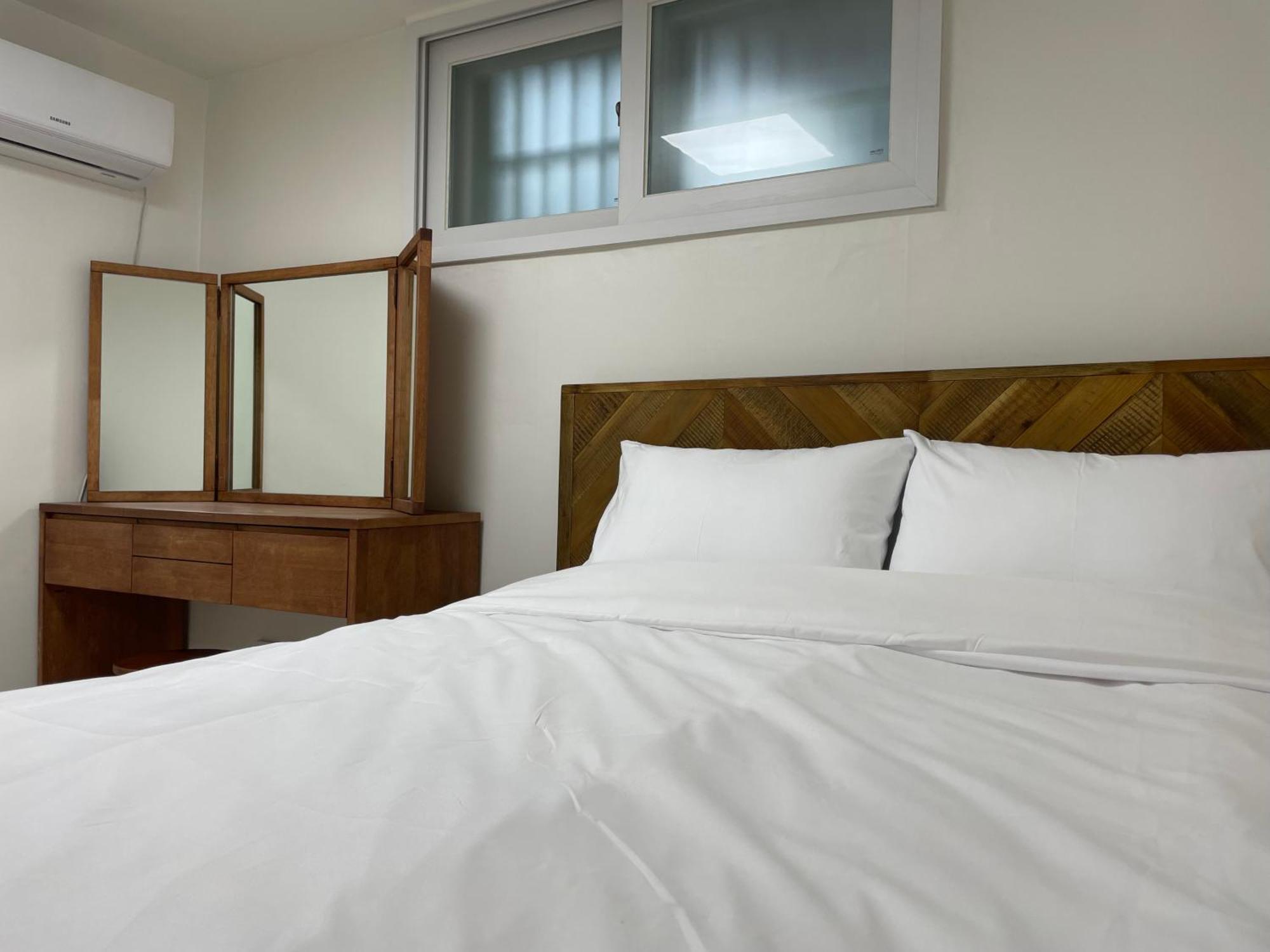 #2 Beds, 2 Staytion25 #wangsimni Comfortable 2 Cozy Apartment Seoul