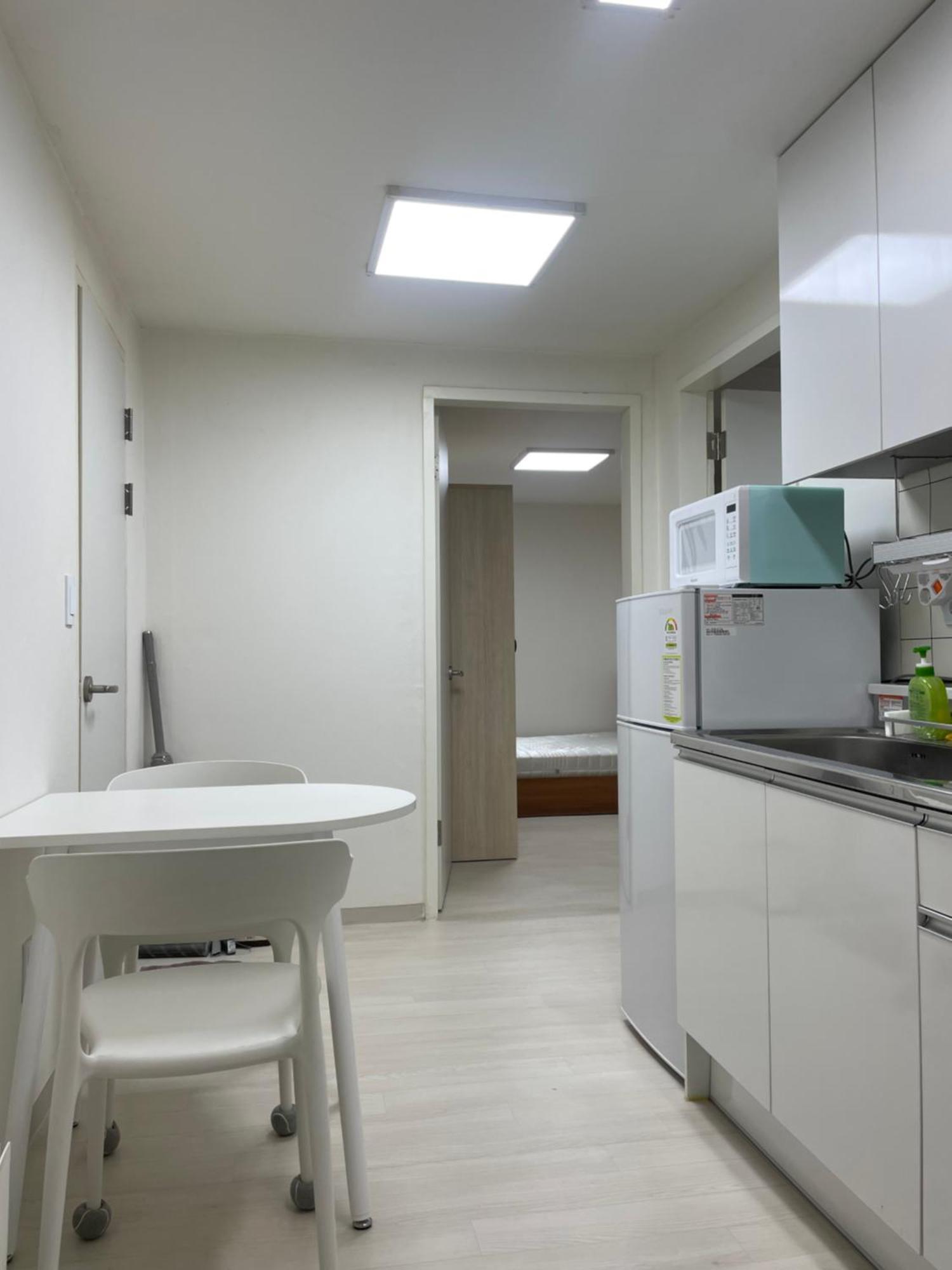 #2 Beds, 2 Staytion25 #wangsimni Comfortable 2 Cozy Seoul