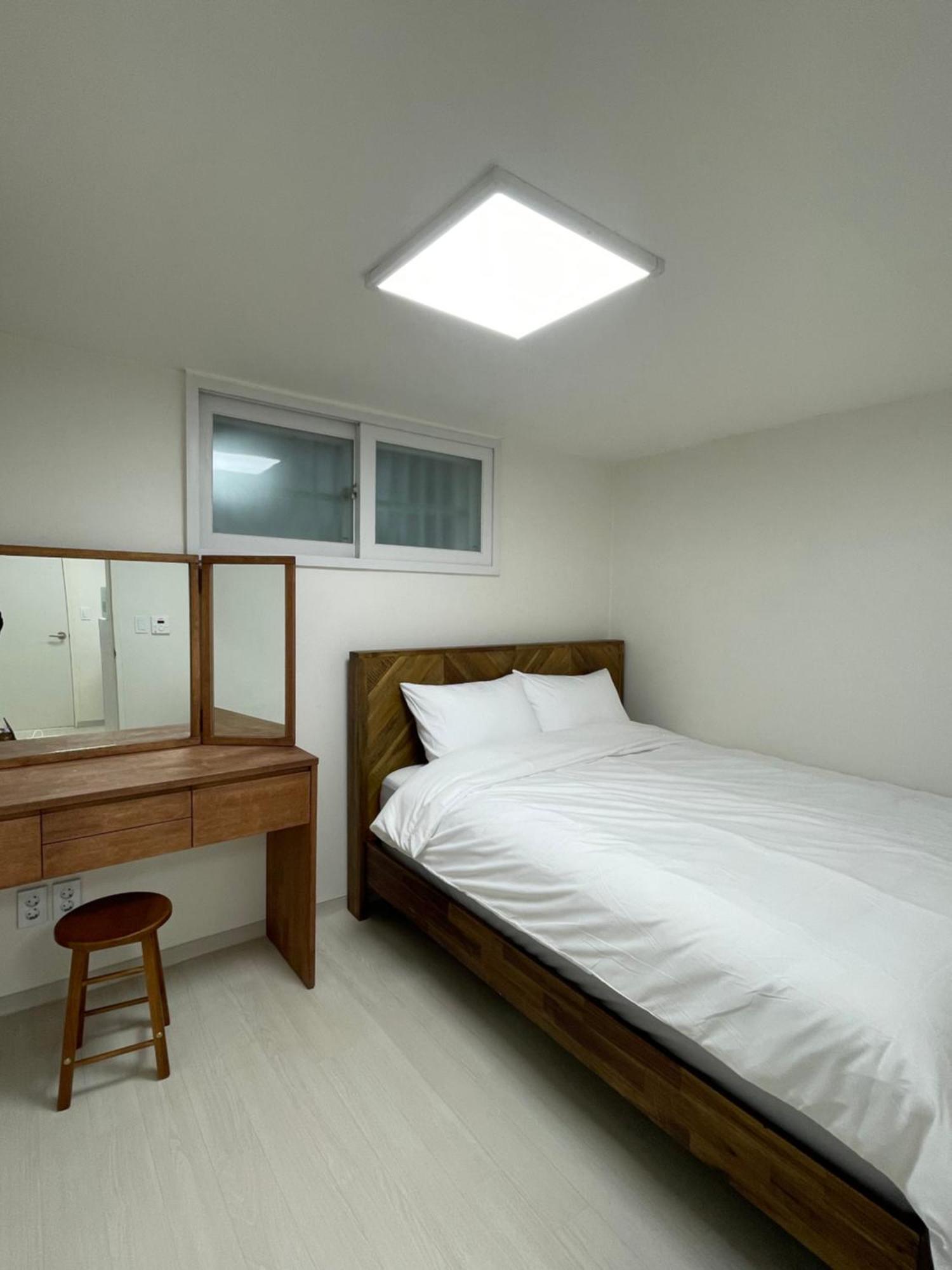 #2 Beds, 2 Staytion25 #wangsimni Comfortable 2 Cozy Apartment
