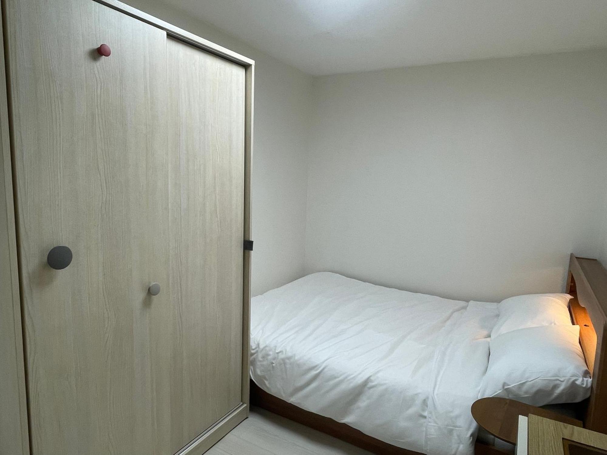 #2 Beds, 2 Staytion25 #wangsimni Comfortable 2 Cozy Seoul